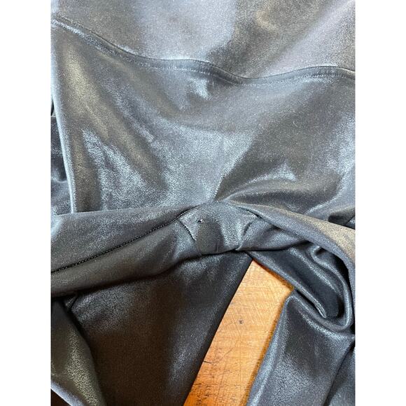 Womens Spanx Black Metallic Shiny Tummy Control Leggings WITH FLAW Size‎ Medium - Picture 7 of 11